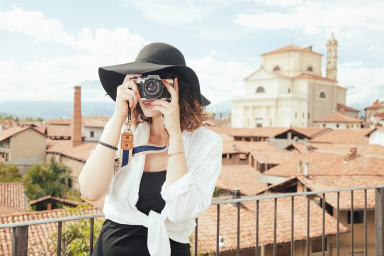 Solo Travel-5 Tips For Women Traveling Alone.